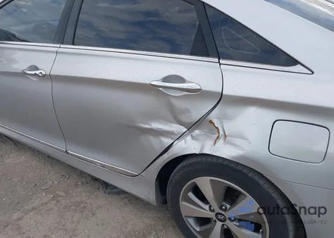 2012 Hyundai Sonata Hybrid z USA, uszkodzony, nr VIN KMHEC4A46CA037795